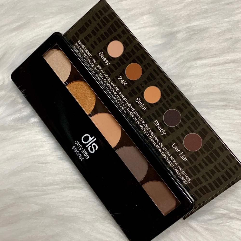 DIRTY LITTLE SECRET EYESHADOW PALETTE NIB W/BRUSH
